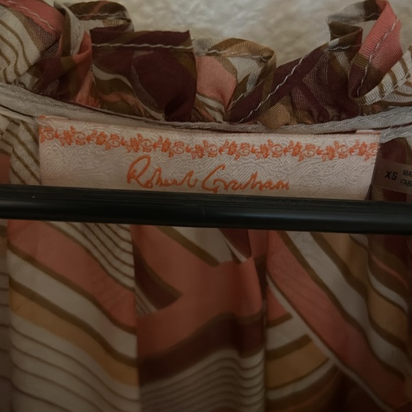 100% silk Robert graham blouse size xs - Picture 2 of 3